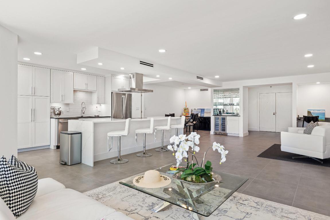 2778 S Ocean Blvd #203s Palm Beach, FL 33480