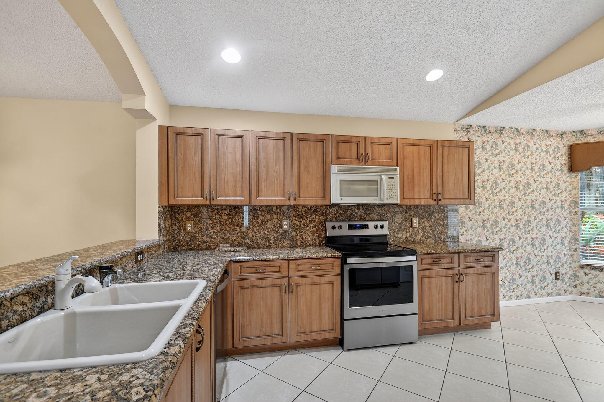 6568 Malta Dr Boynton Beach, FL 33437