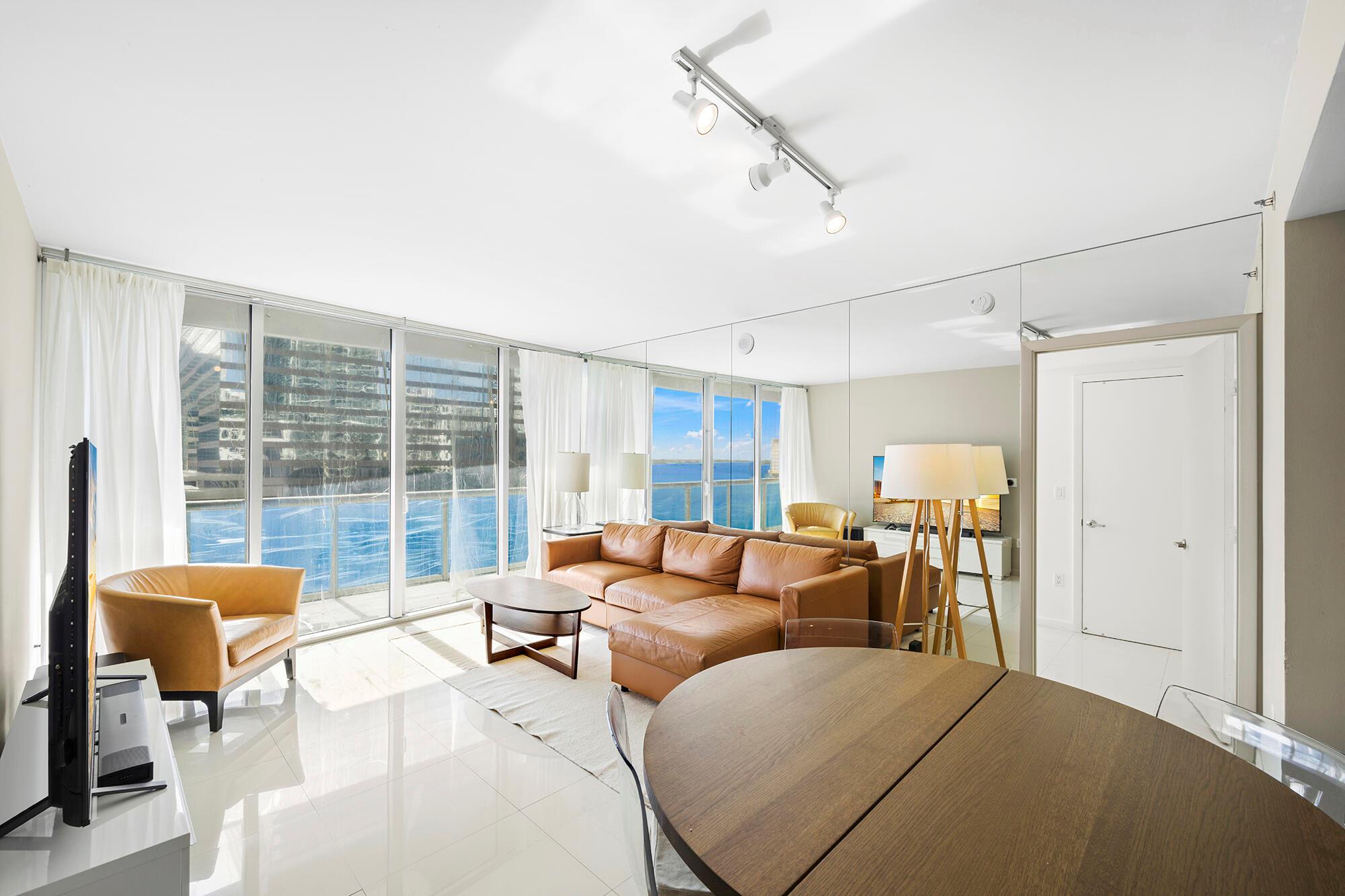 image Icon Brickell II6