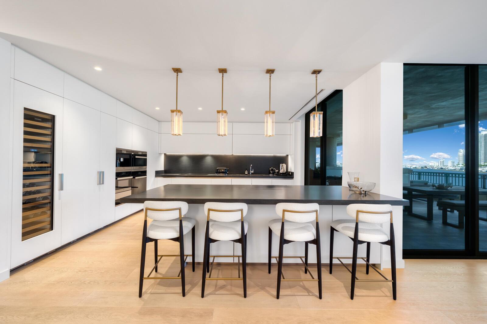 6800 Fisher Is Dr #6823 Miami Beach, FL 33109