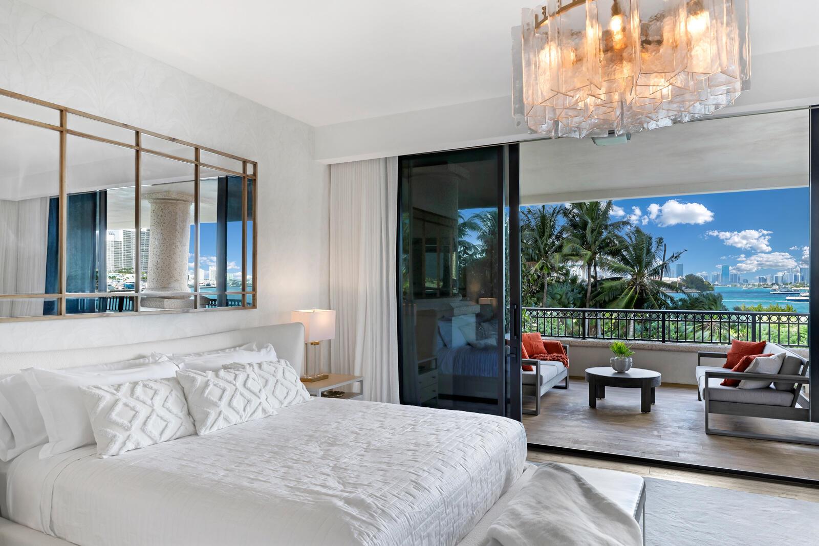 6800 Fisher Is Dr #6823 Miami Beach, FL 33109