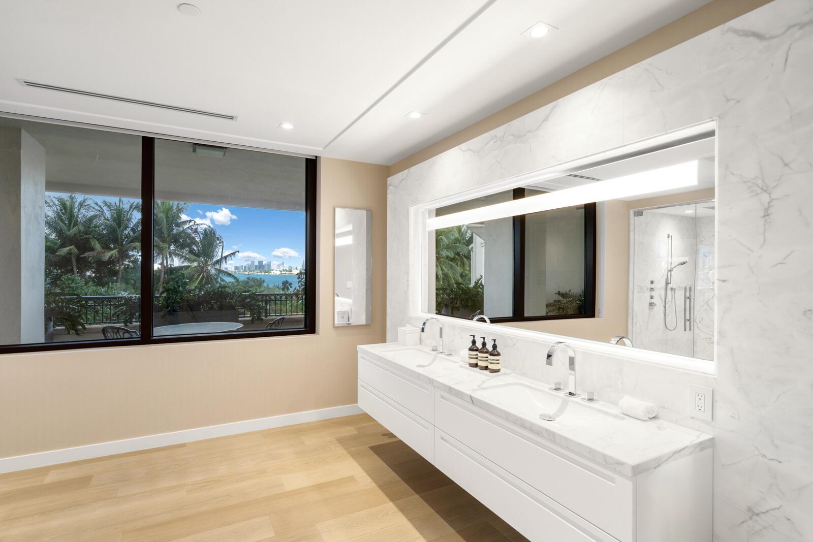 6800 Fisher Is Dr #6823 Miami Beach, FL 33109