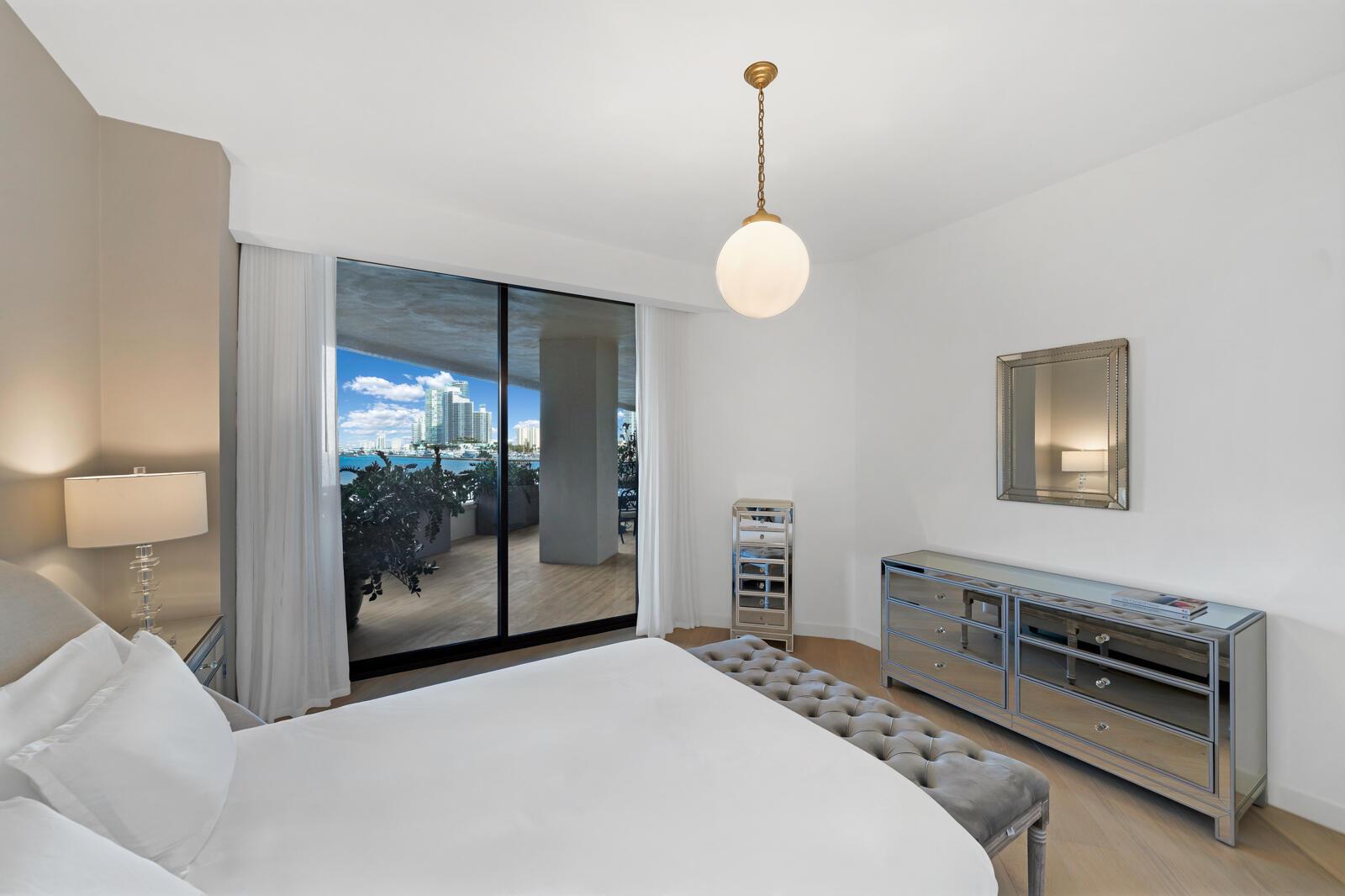 6800 Fisher Is Dr #6823 Miami Beach, FL 33109