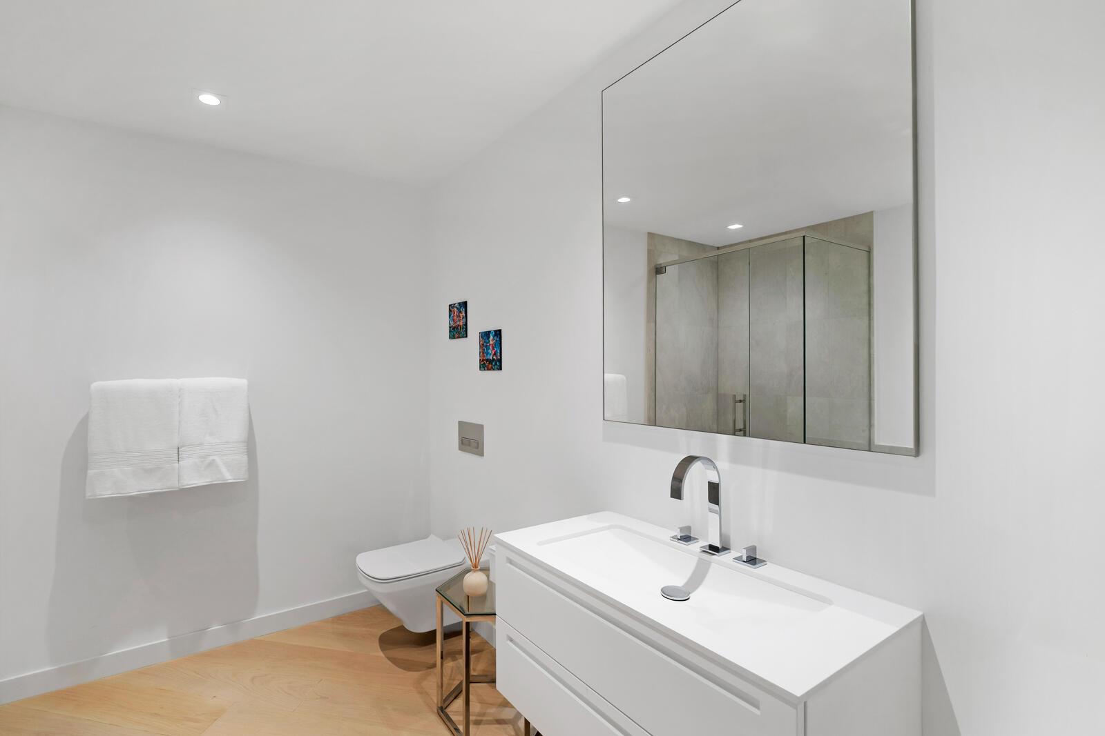 6800 Fisher Is Dr #6823 Miami Beach, FL 33109