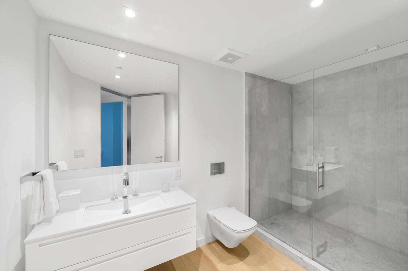 6800 Fisher Is Dr #6823 Miami Beach, FL 33109