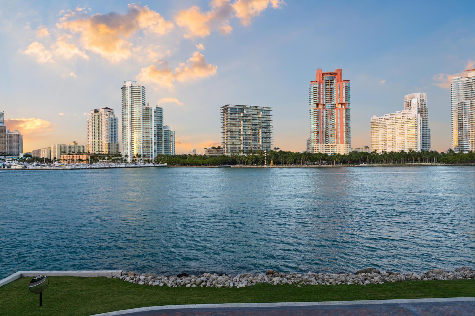 6800 Fisher Is Dr #6823 Miami Beach, FL 33109