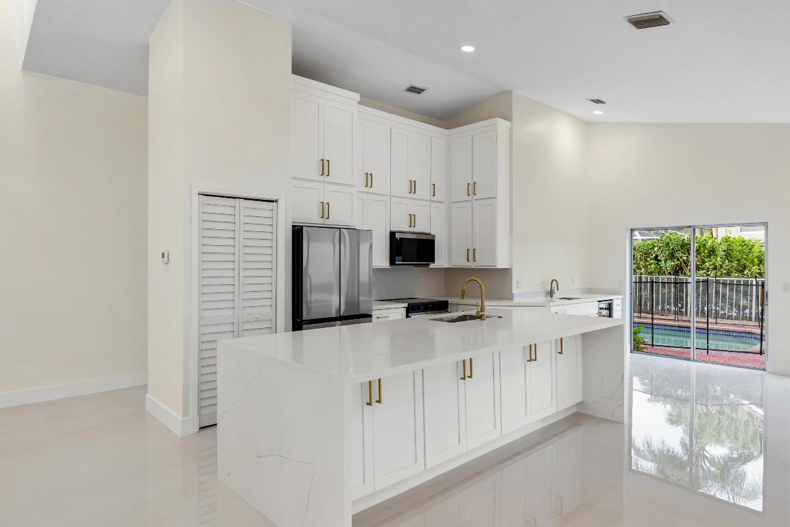 17277 Hampton Boca Raton, FL 33496