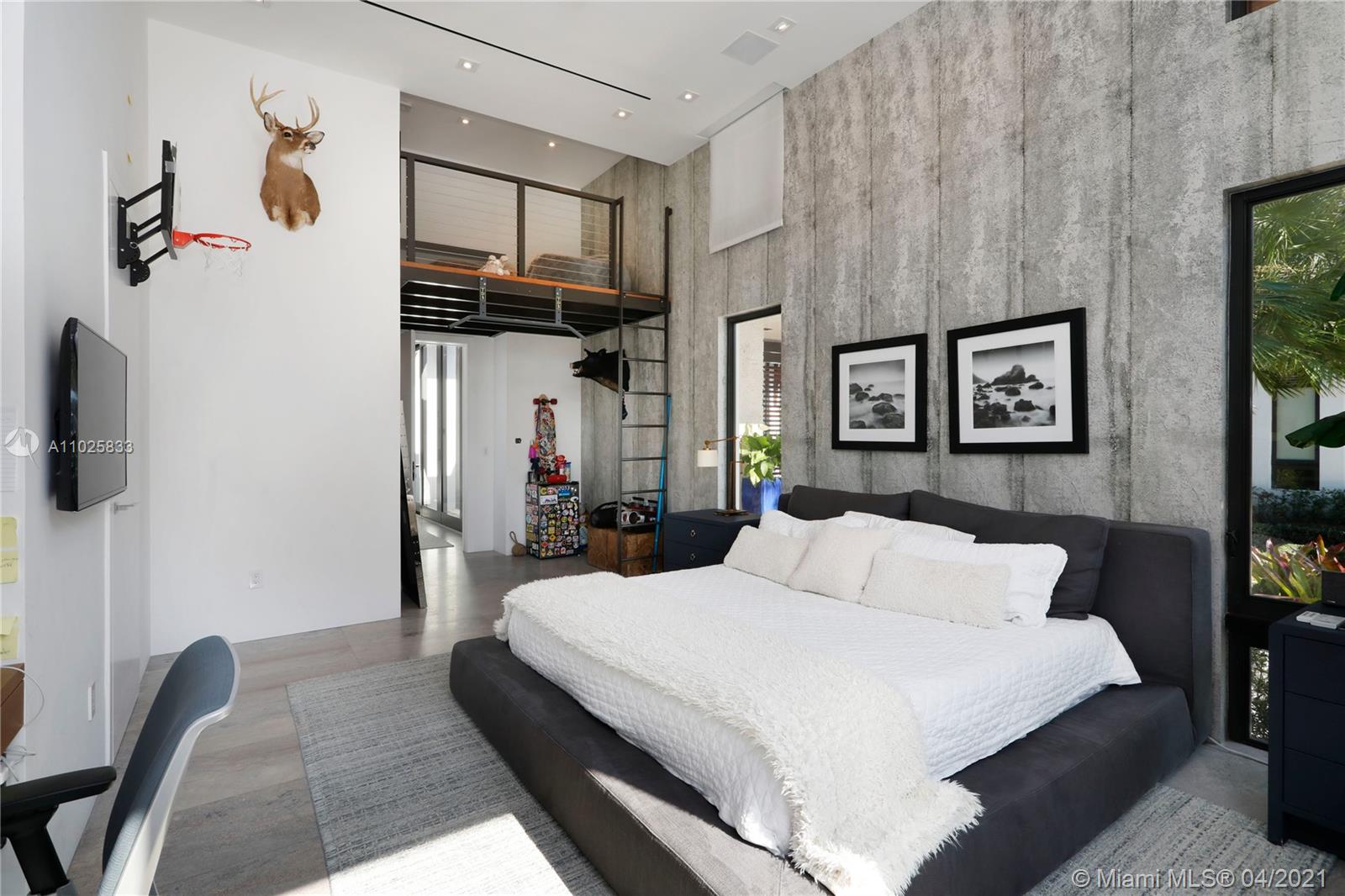 9375 Balada St Coral Gables, FL 33156