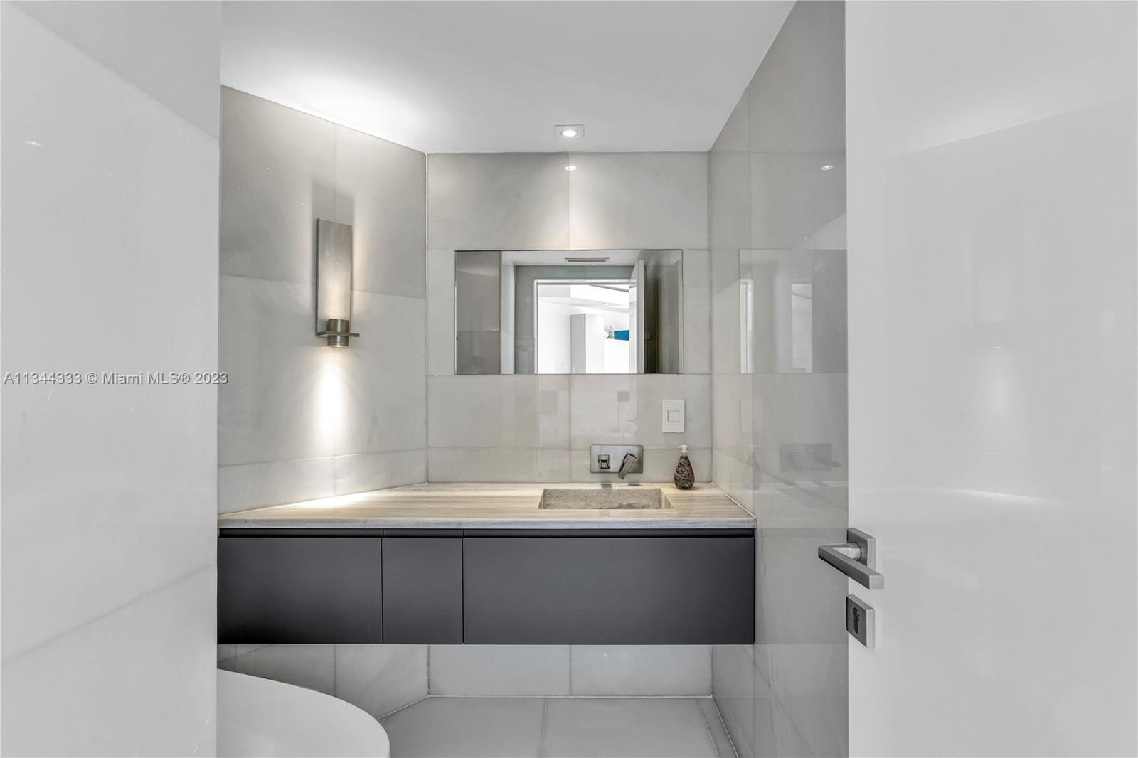 image Akoya9