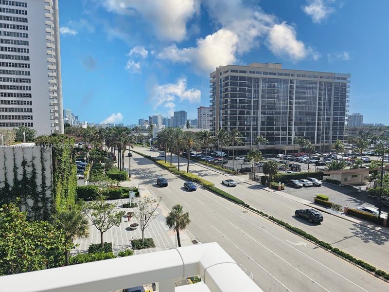1980 S Ocean Dr #4Q