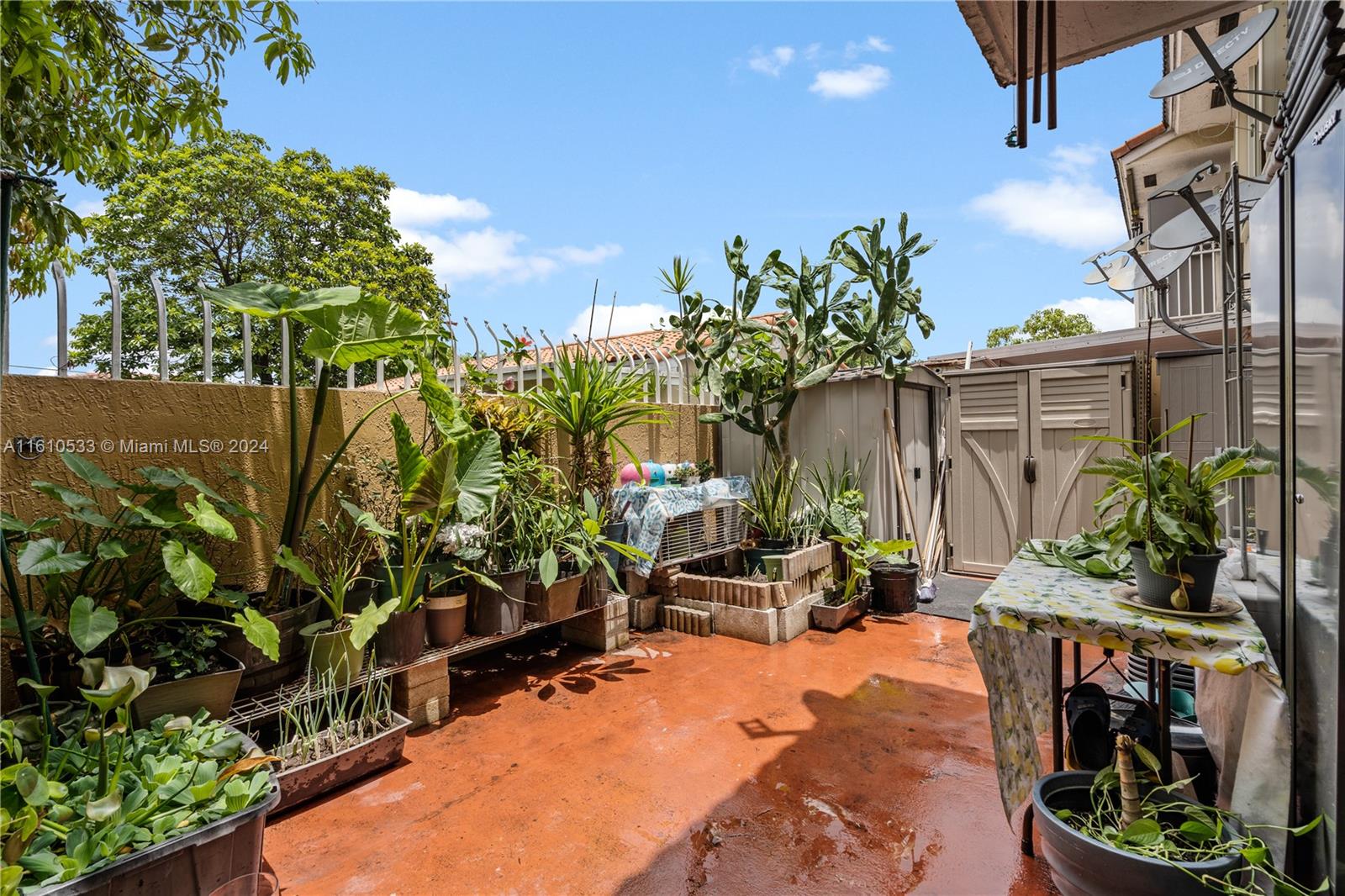 700 SE 9th Ct #103 Hialeah, FL 33010