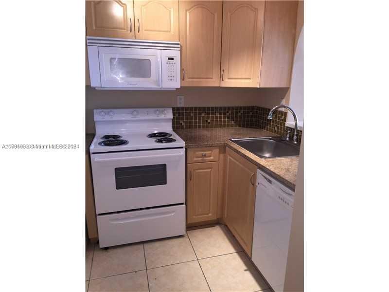 488 NW 165th St Rd #B-411