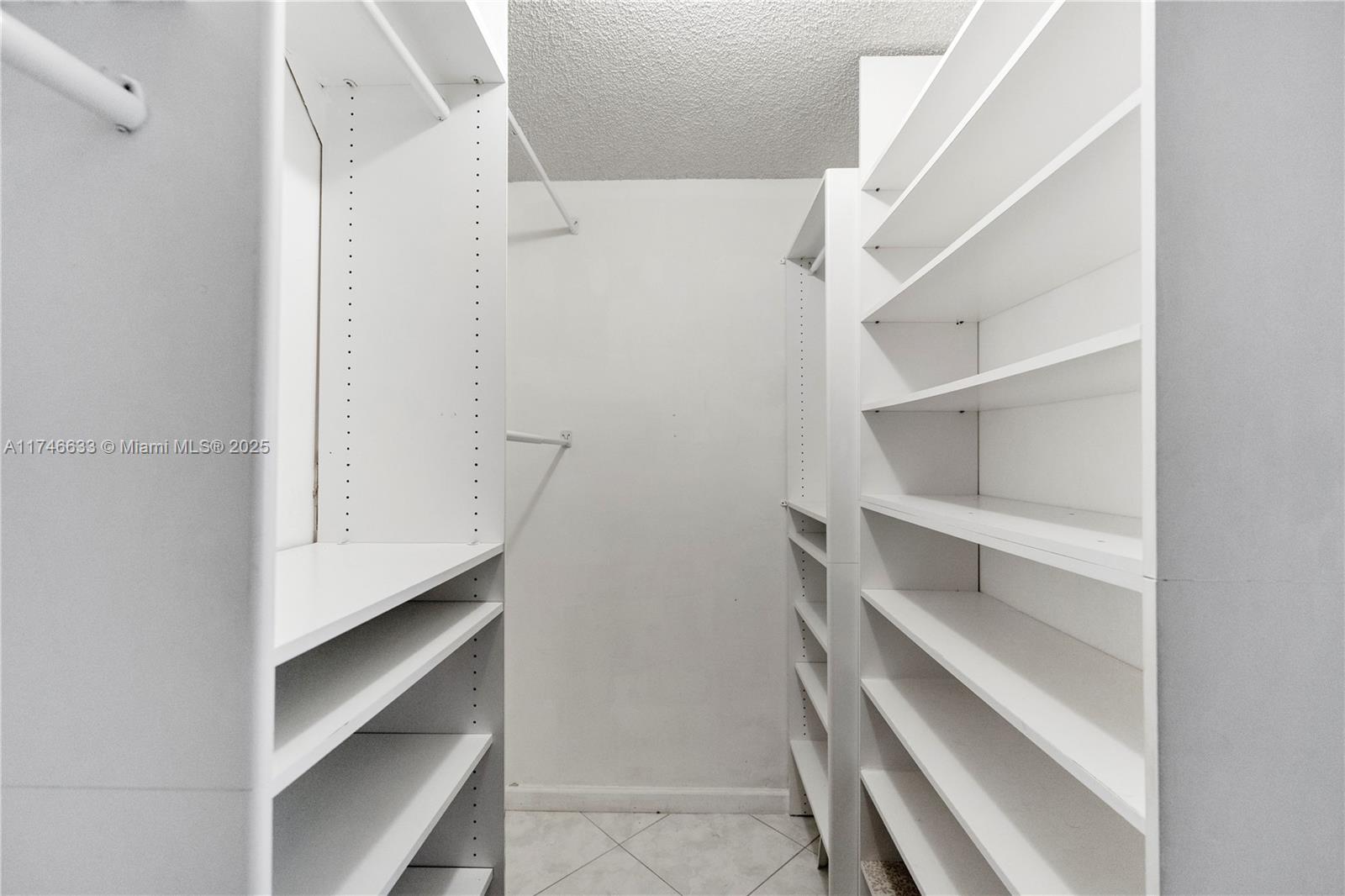 image Towers Of Oceanview Condo11