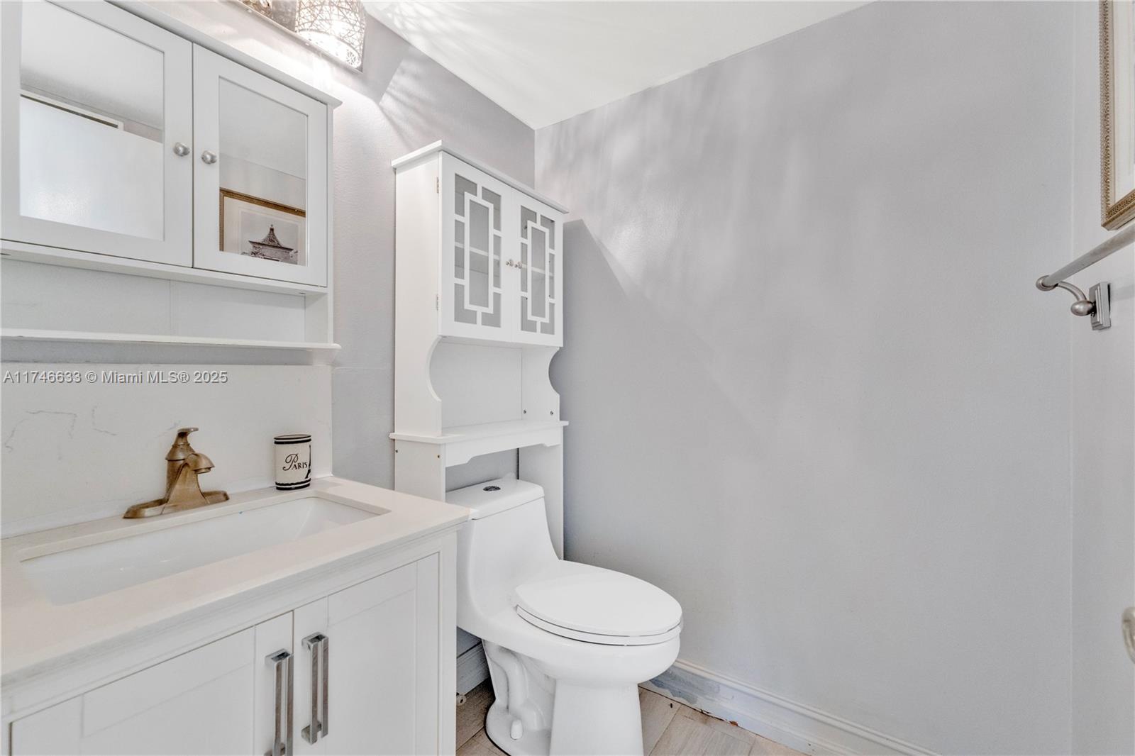 image Towers Of Oceanview Condo13