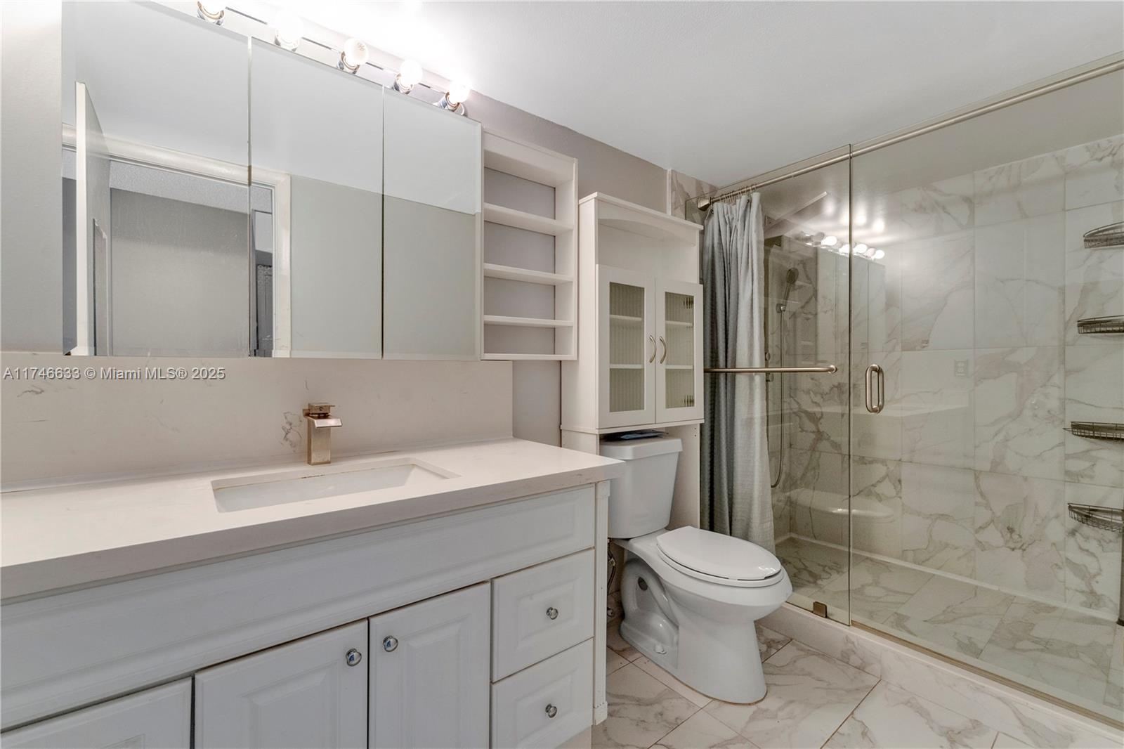 image Towers Of Oceanview Condo14