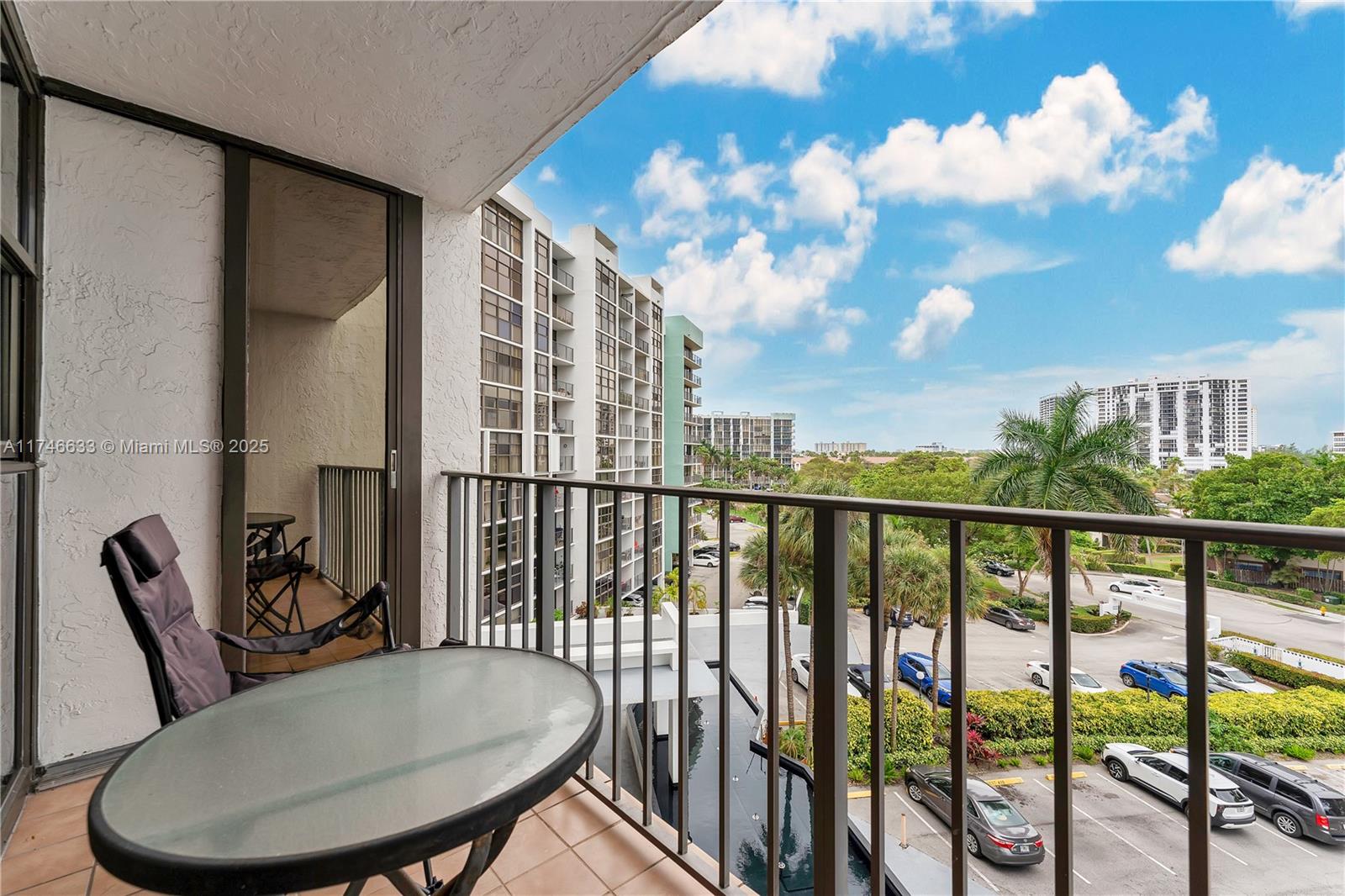 image Towers Of Oceanview Condo15
