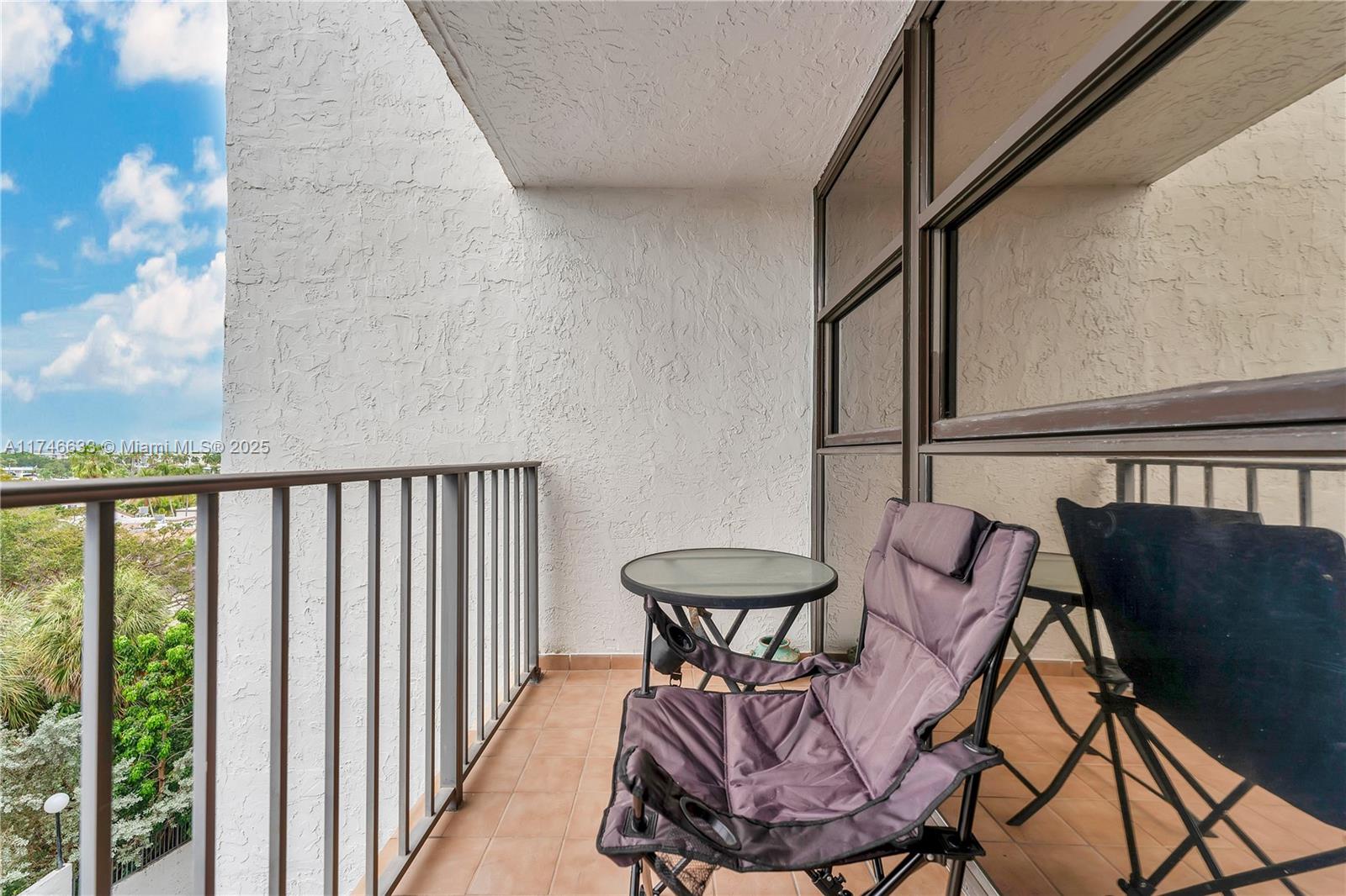 image Towers Of Oceanview Condo16