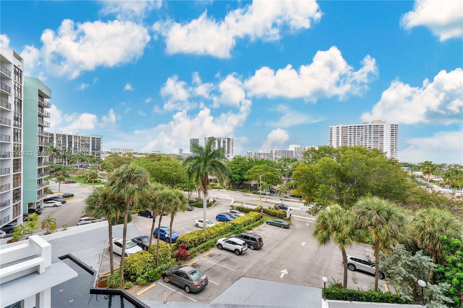 image Towers Of Oceanview Condo18