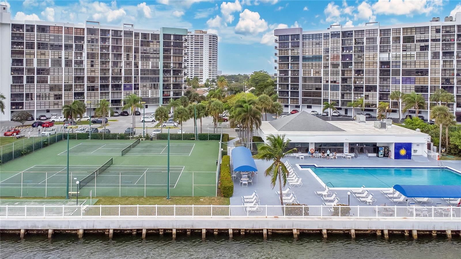 image Towers Of Oceanview Condo29