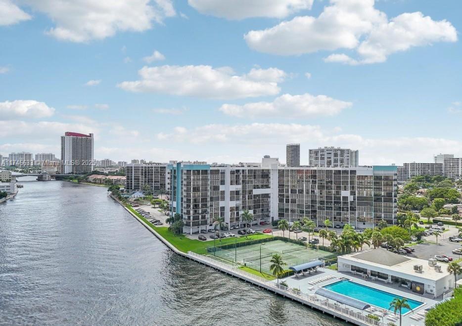 image Towers Of Oceanview Condo32