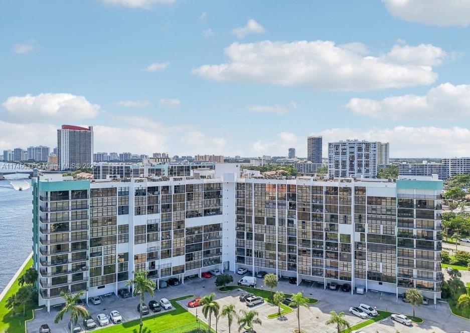 image Towers Of Oceanview Condo33