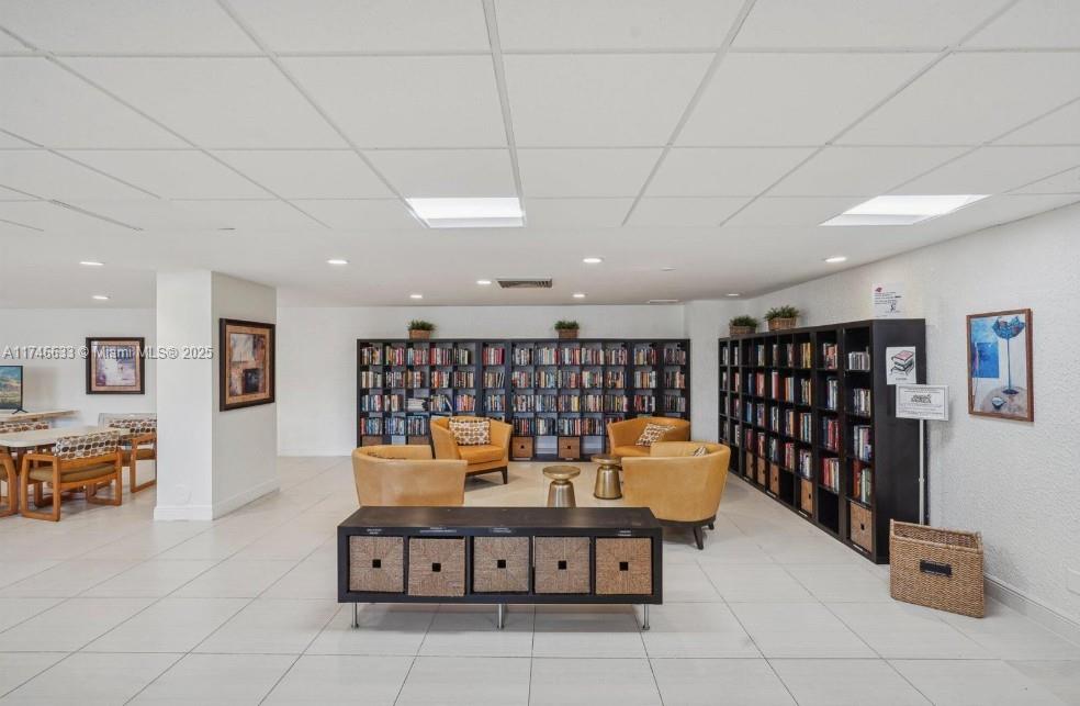 image Towers Of Oceanview Condo34