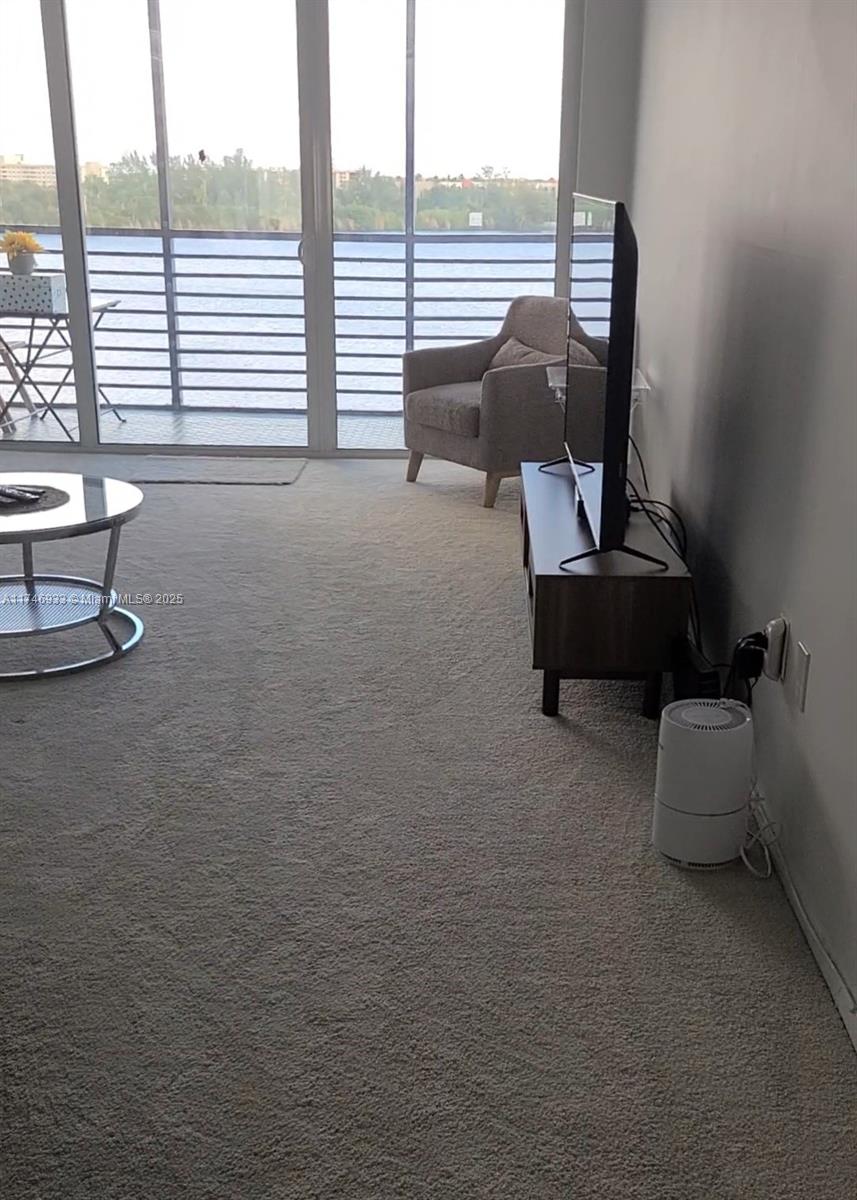 1075 NE Miami Gdns Dr #708,Miami, FL 33179