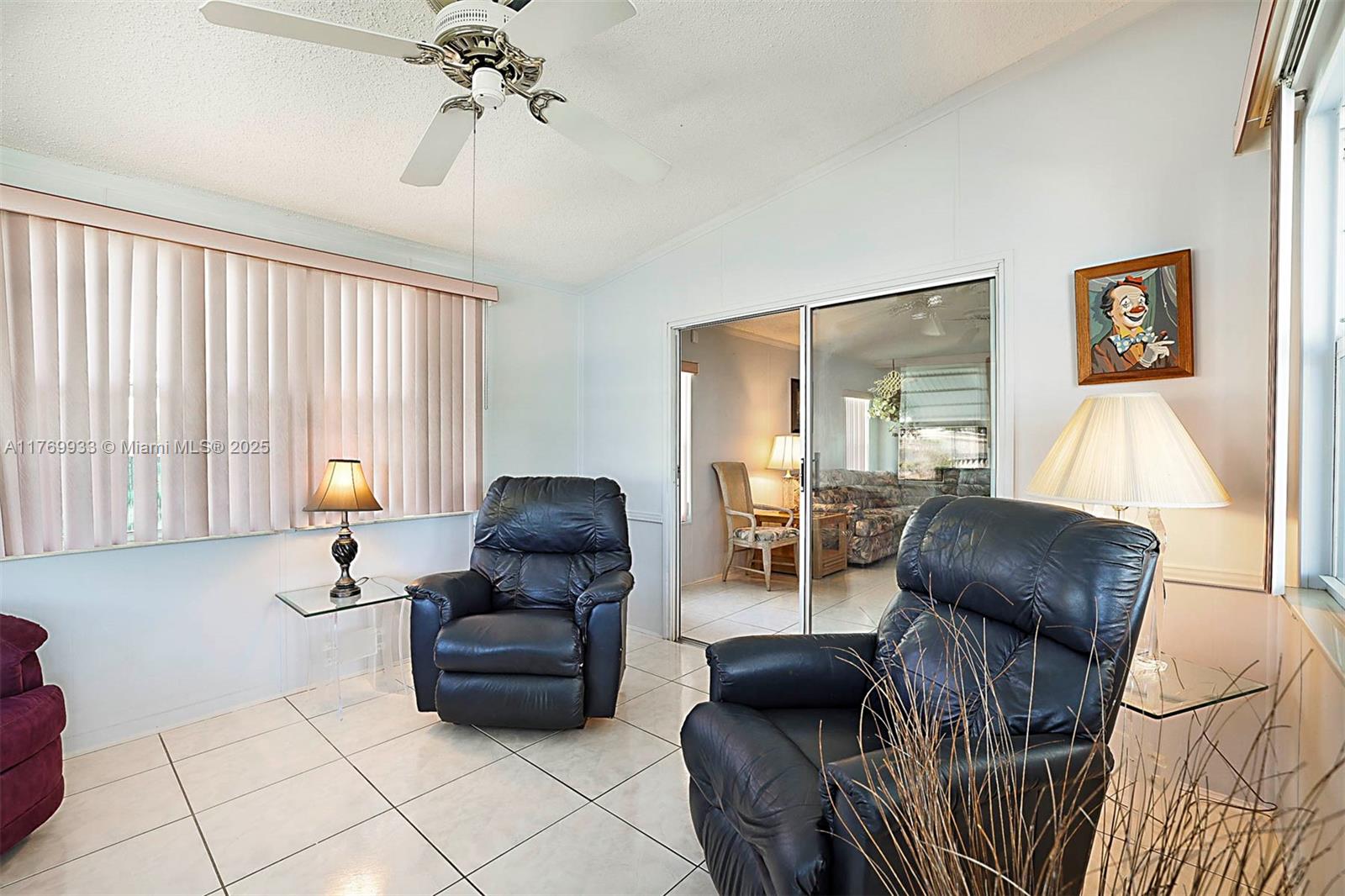 102 Lake Shr Dr,Pembroke Park, FL 33009