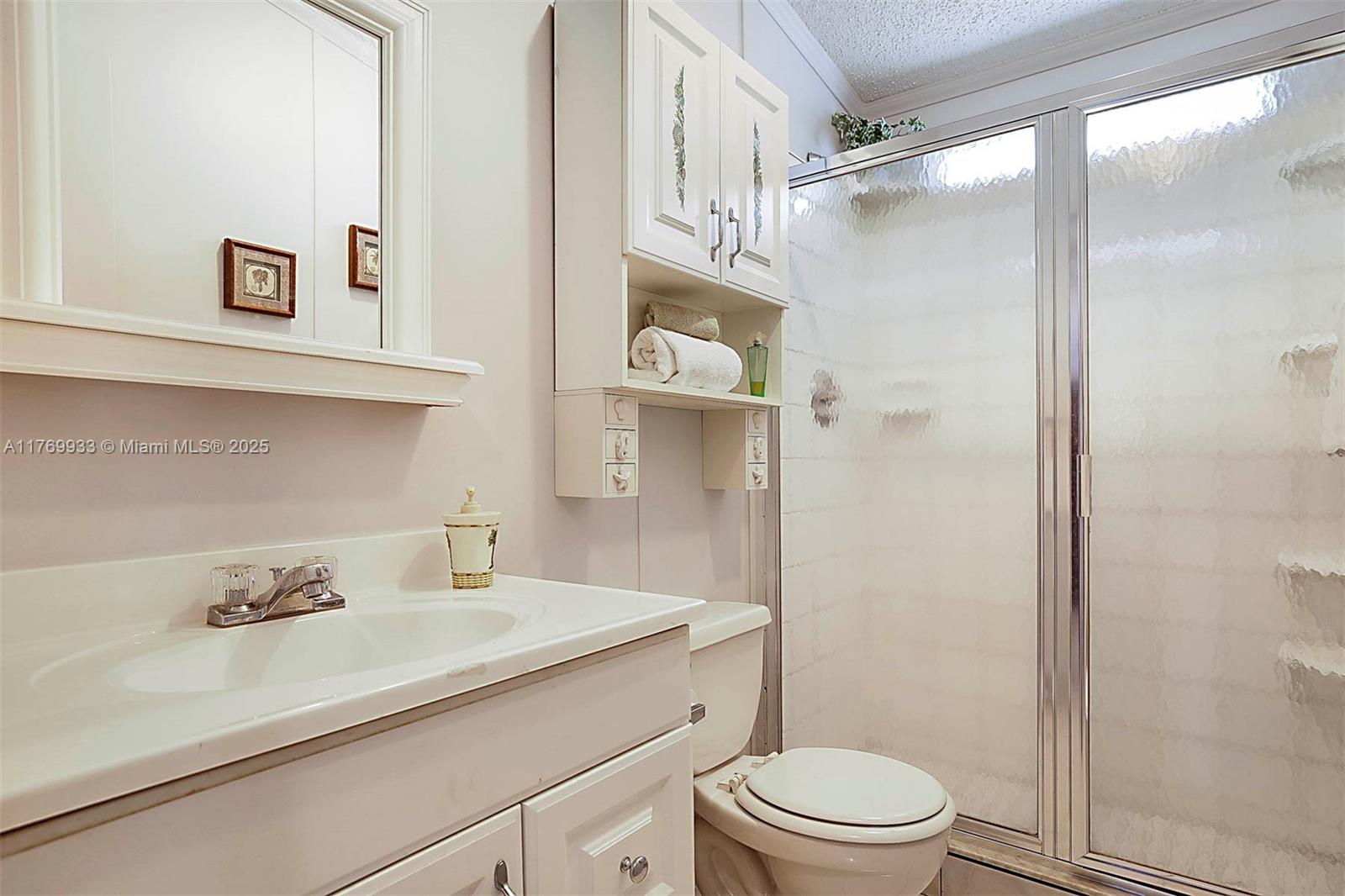 102 Lake Shr Dr,Pembroke Park, FL 33009