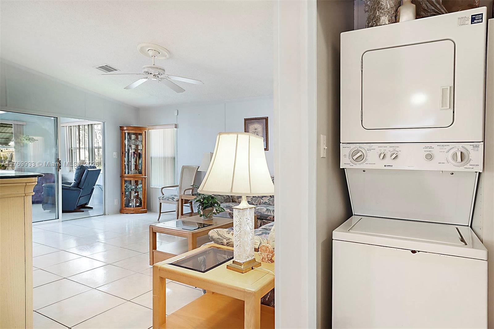 102 Lake Shr Dr,Pembroke Park, FL 33009