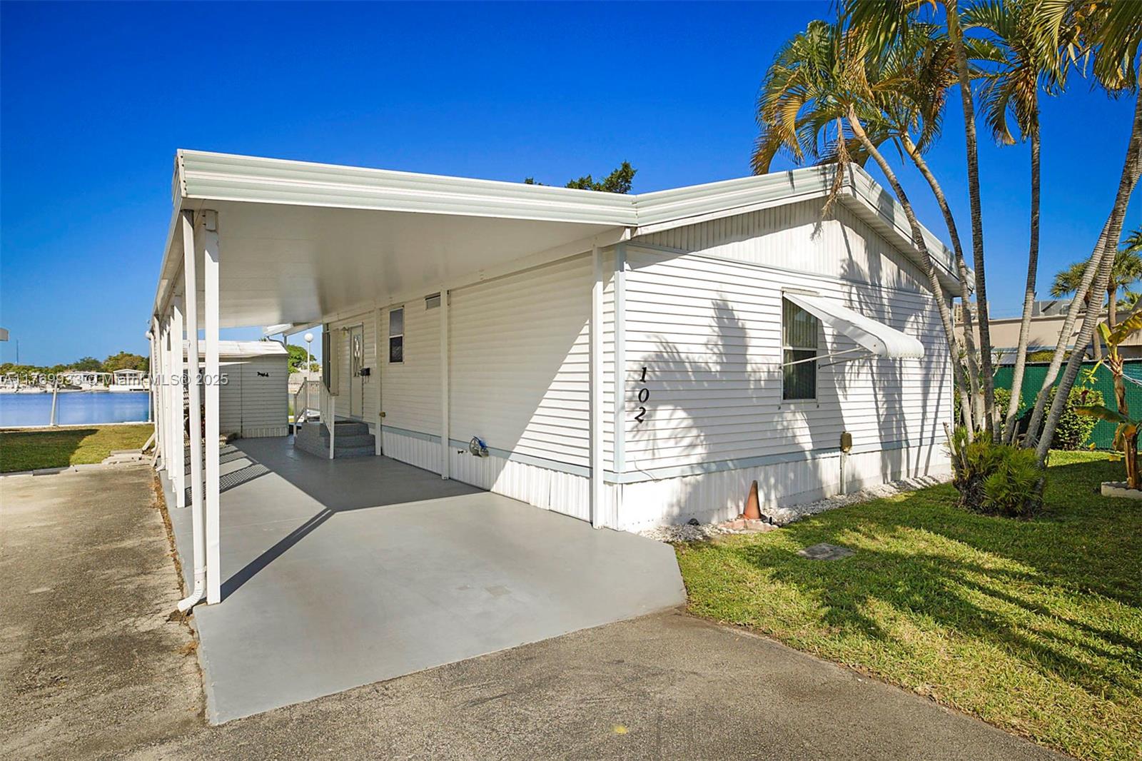 102 Lake Shr Dr,Pembroke Park, FL 33009