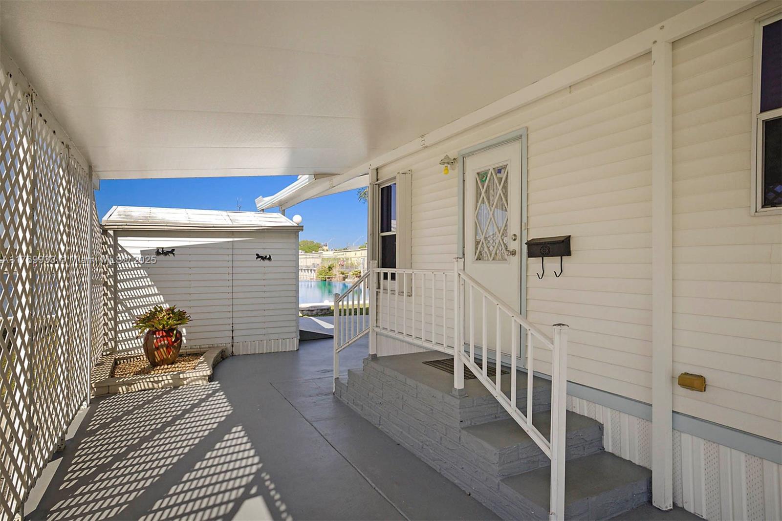 102 Lake Shr Dr,Pembroke Park, FL 33009