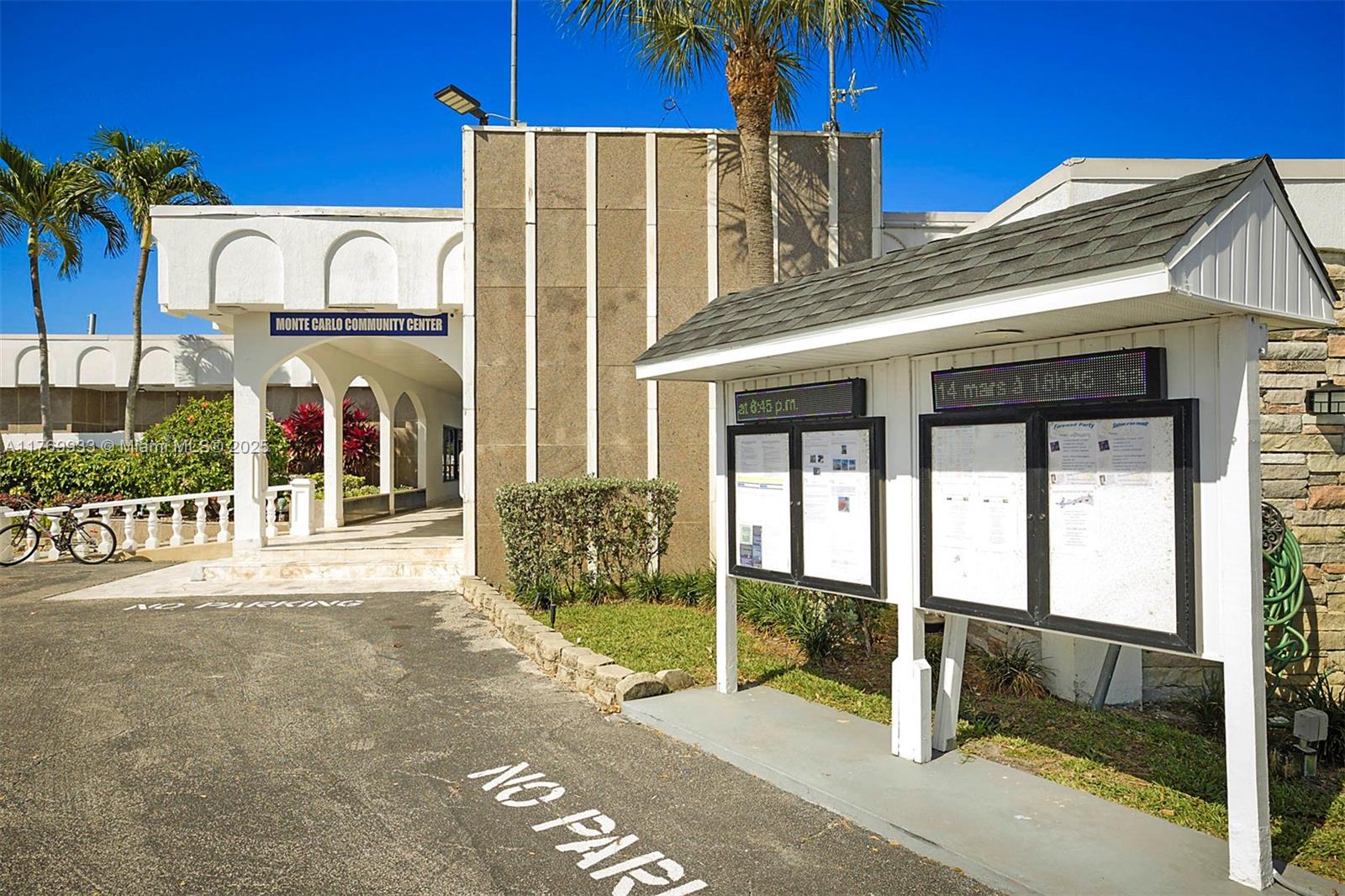 102 Lake Shr Dr,Pembroke Park, FL 33009