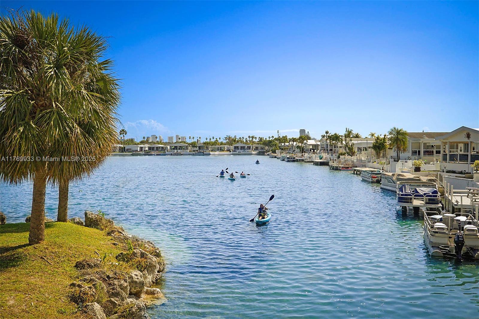 102 Lake Shr Dr,Pembroke Park, FL 33009