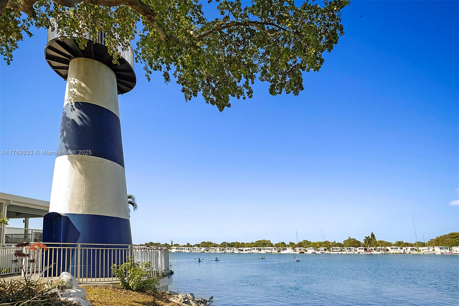 102 Lake Shr Dr,Pembroke Park, FL 33009