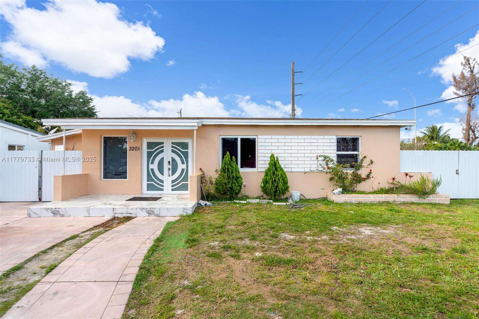 3201 NW 98th St,Miami, FL 33147