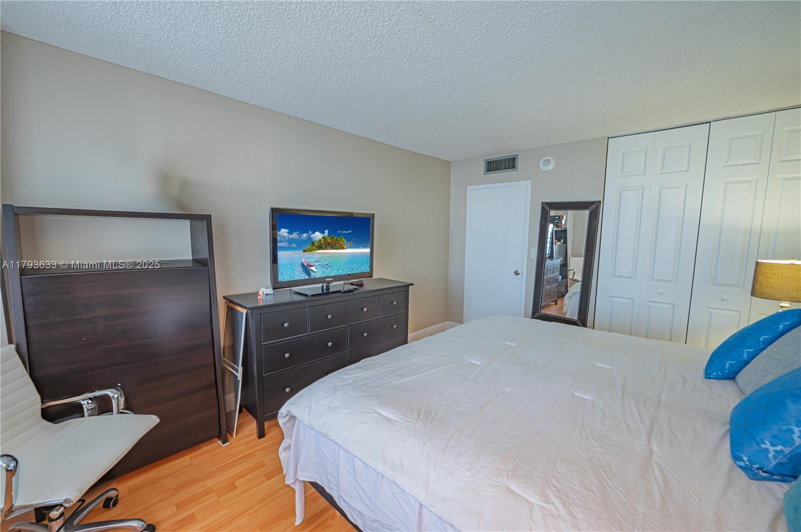 image Winston Towers 50021