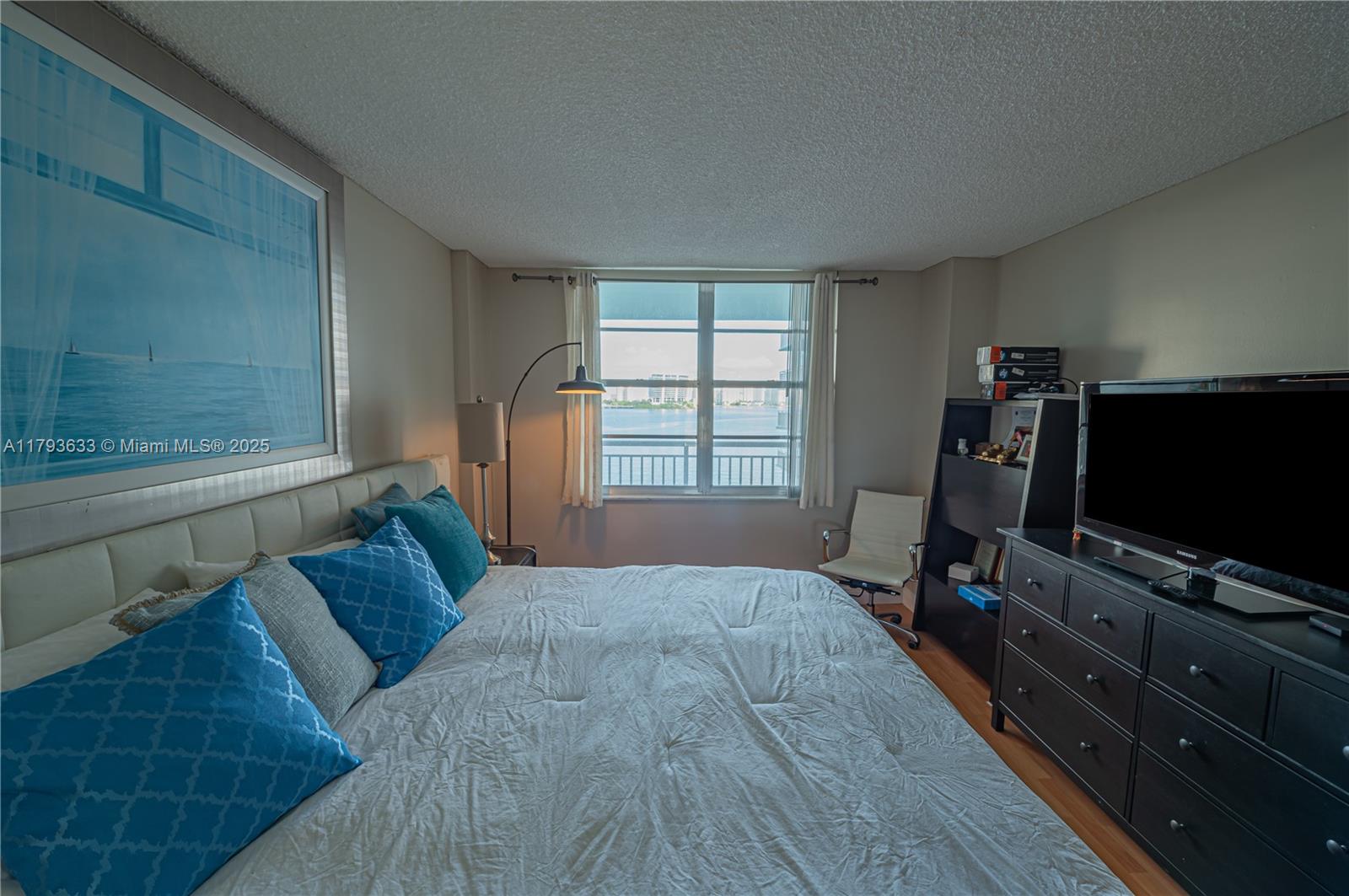 image Winston Towers 50023