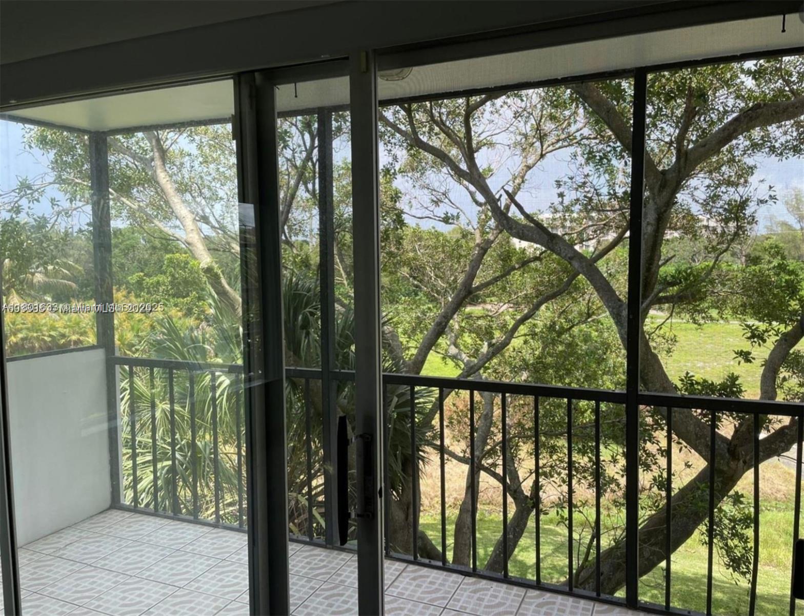 4164 Inverrary Dr #301,Lauderhill, FL 33319