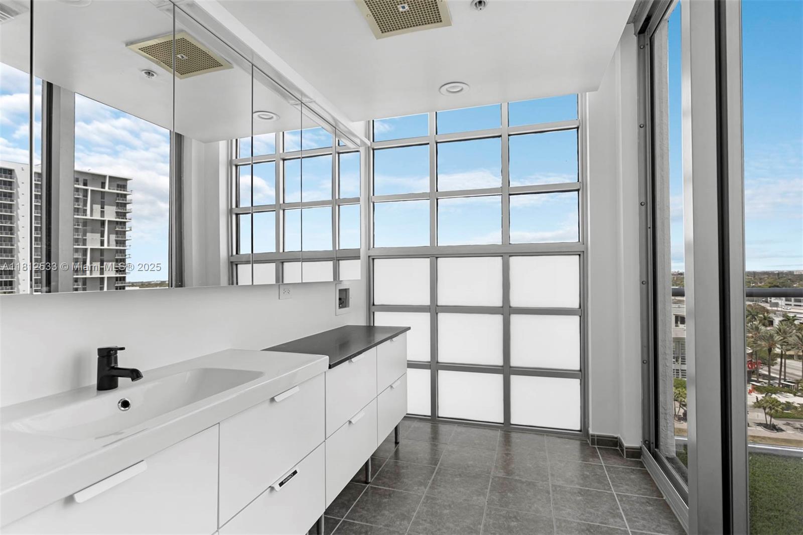 image Two Midtown Miami Condo10