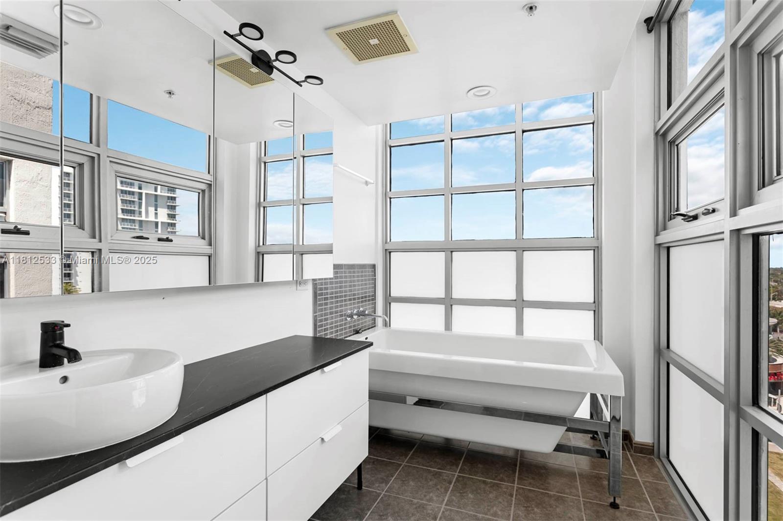 image Two Midtown Miami Condo11