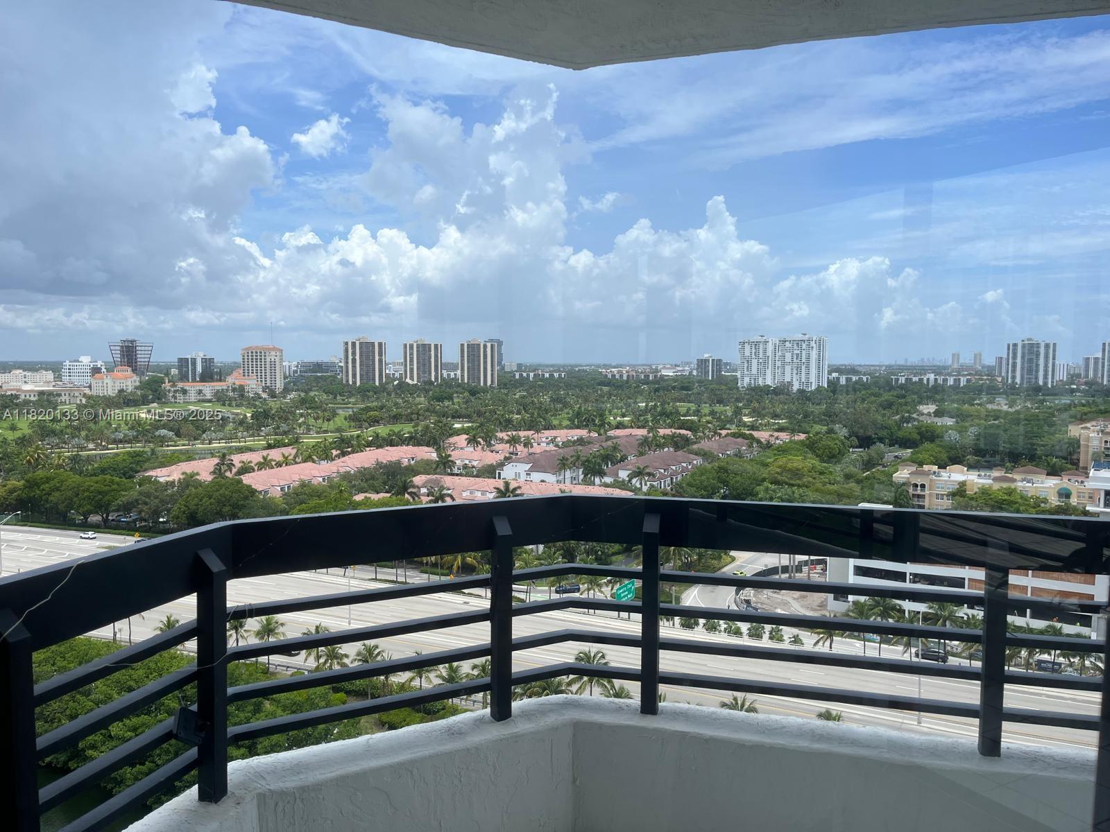 3500 Mystic Pointe Dr #1804