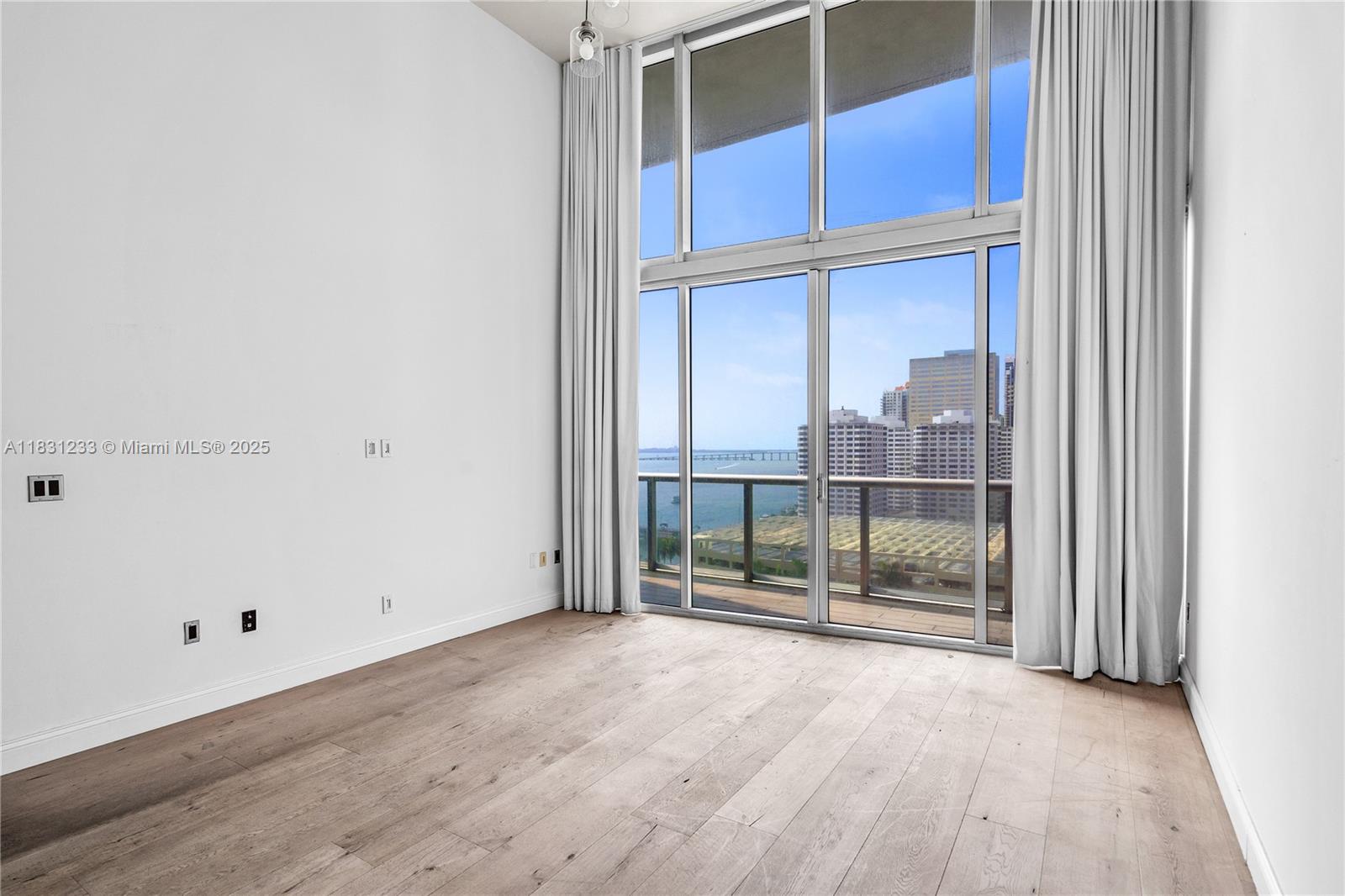 image Icon Brickell 214