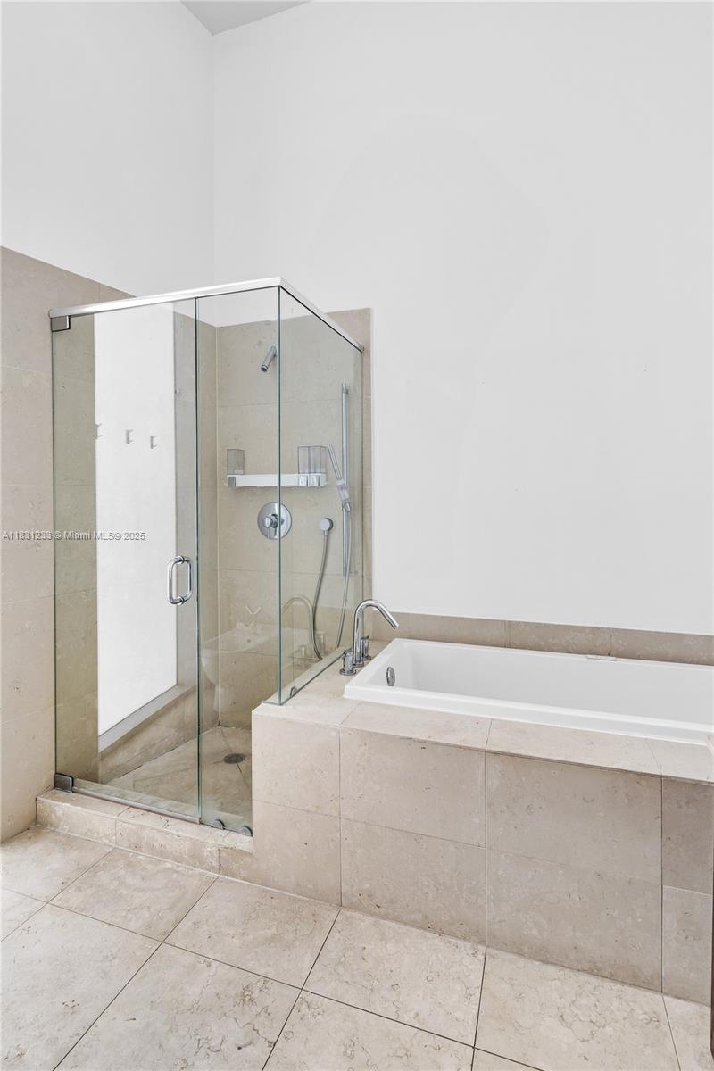image Icon Brickell 222