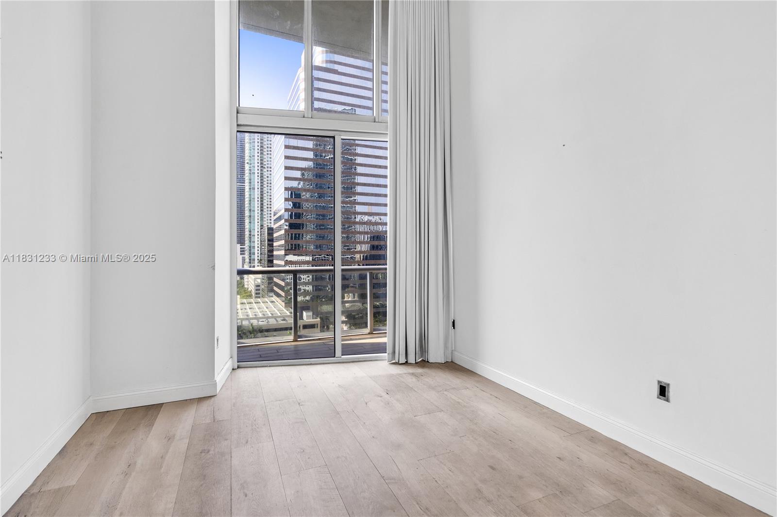 image Icon Brickell 224