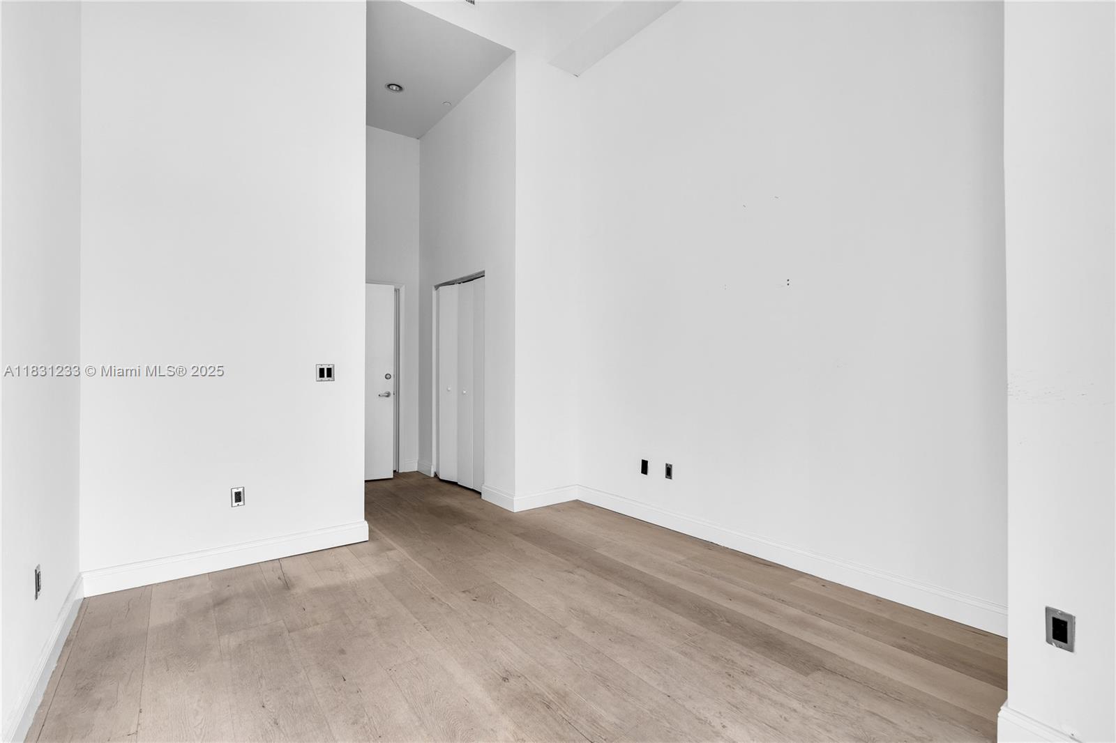 image Icon Brickell 226