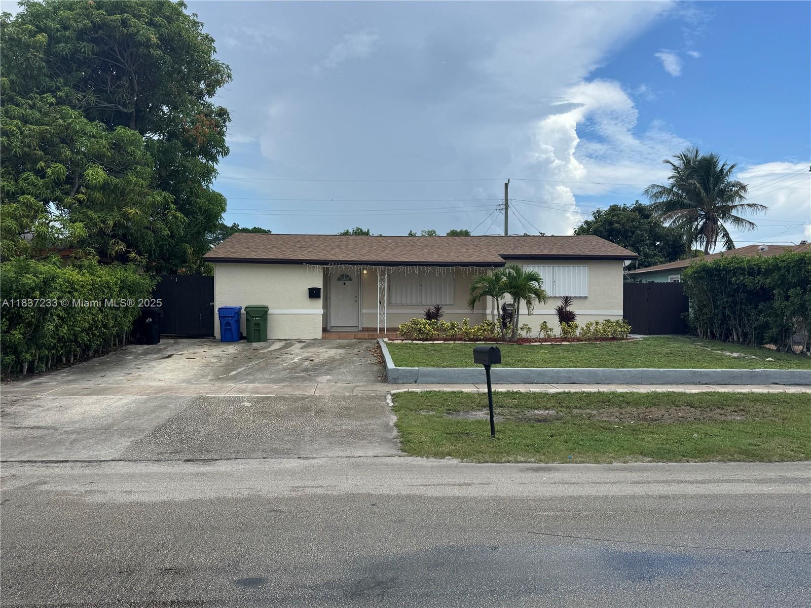 2855 SW 10th St