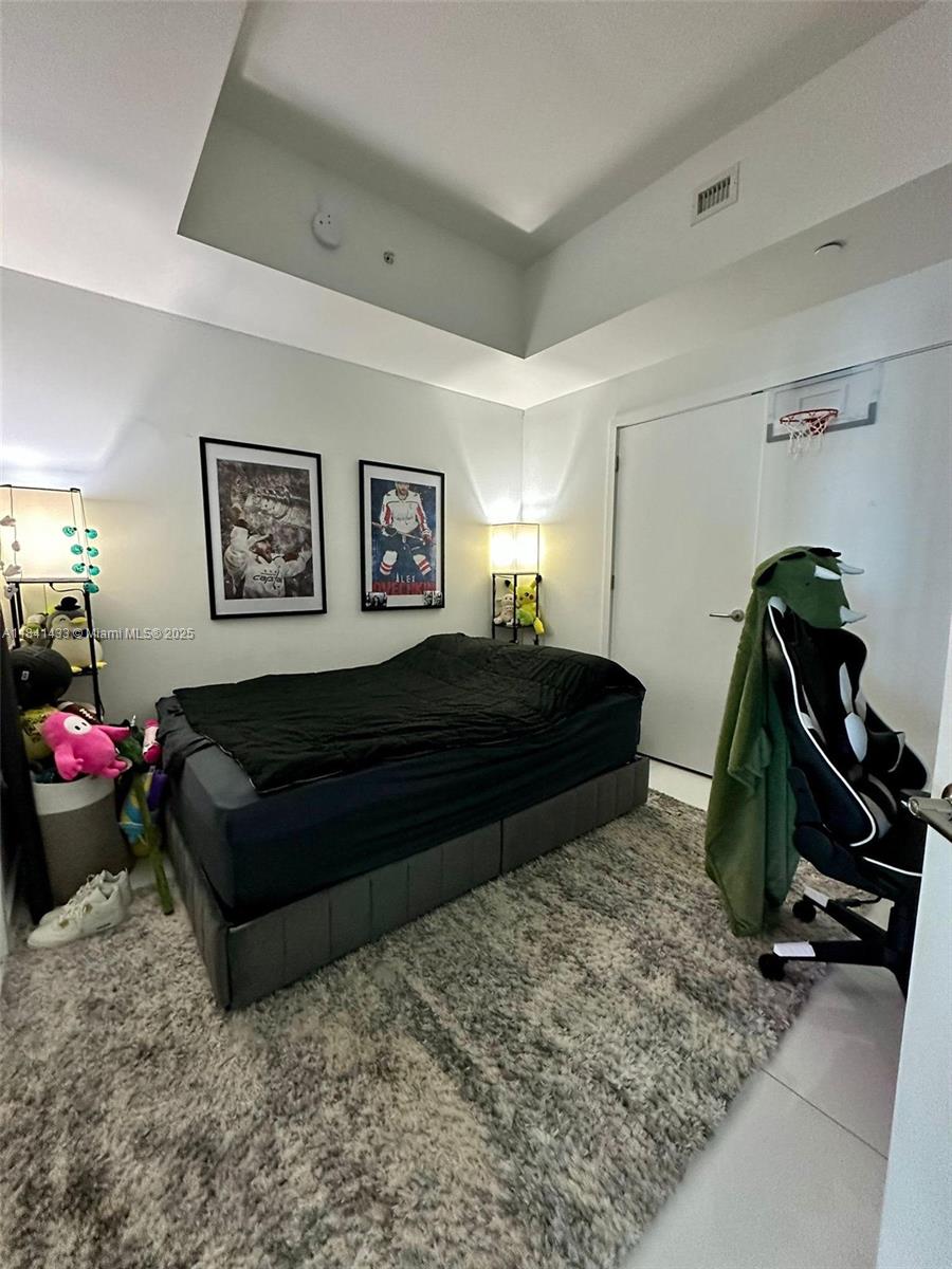 image Paramount Miami Worldcent11