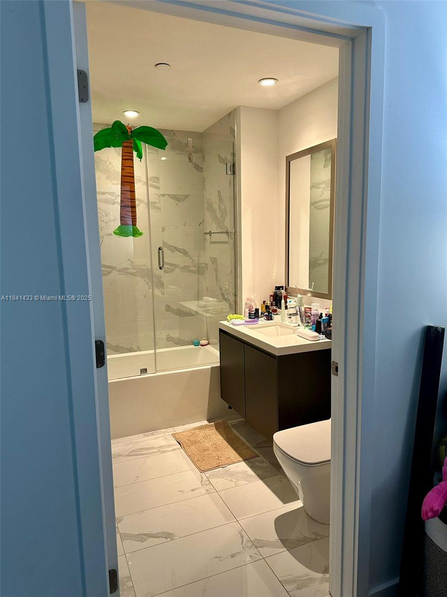 image Paramount Miami Worldcent13