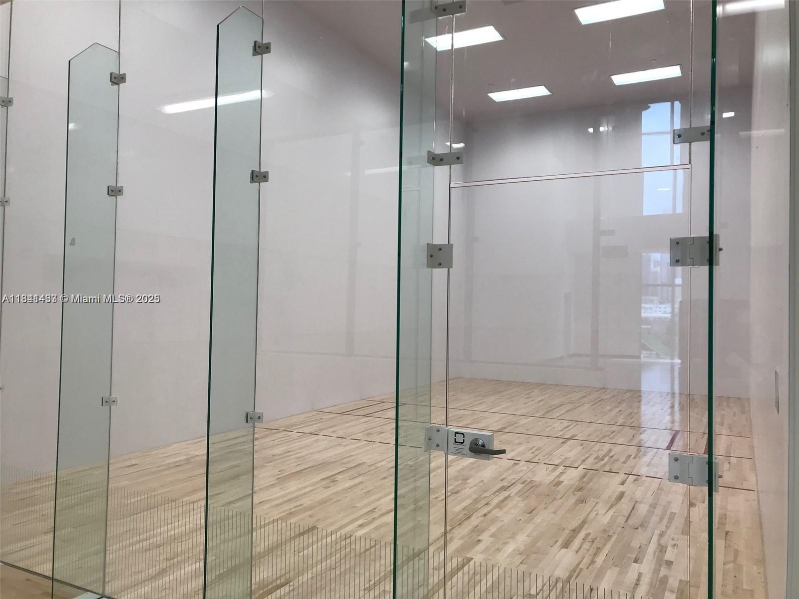 image Paramount Miami Worldcent22